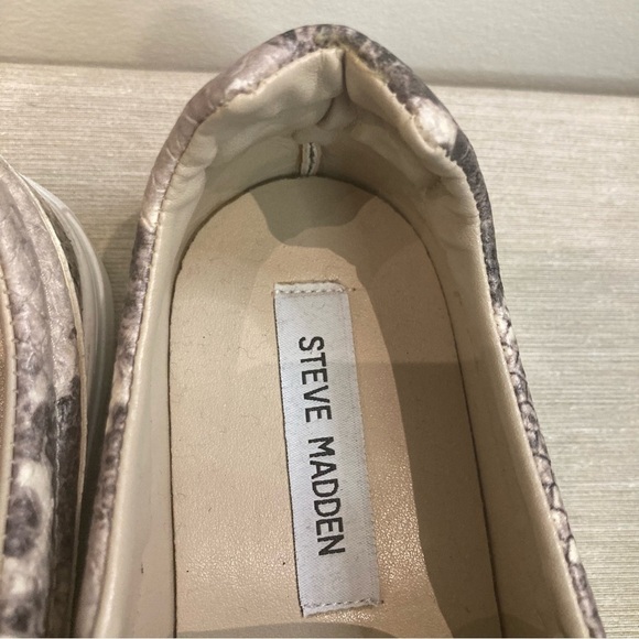 STEVE MADDEN Sz 9 Ellen Snake Print  Slip On Leather Upper Rubber Sole Loafers - Picture 4 of 12